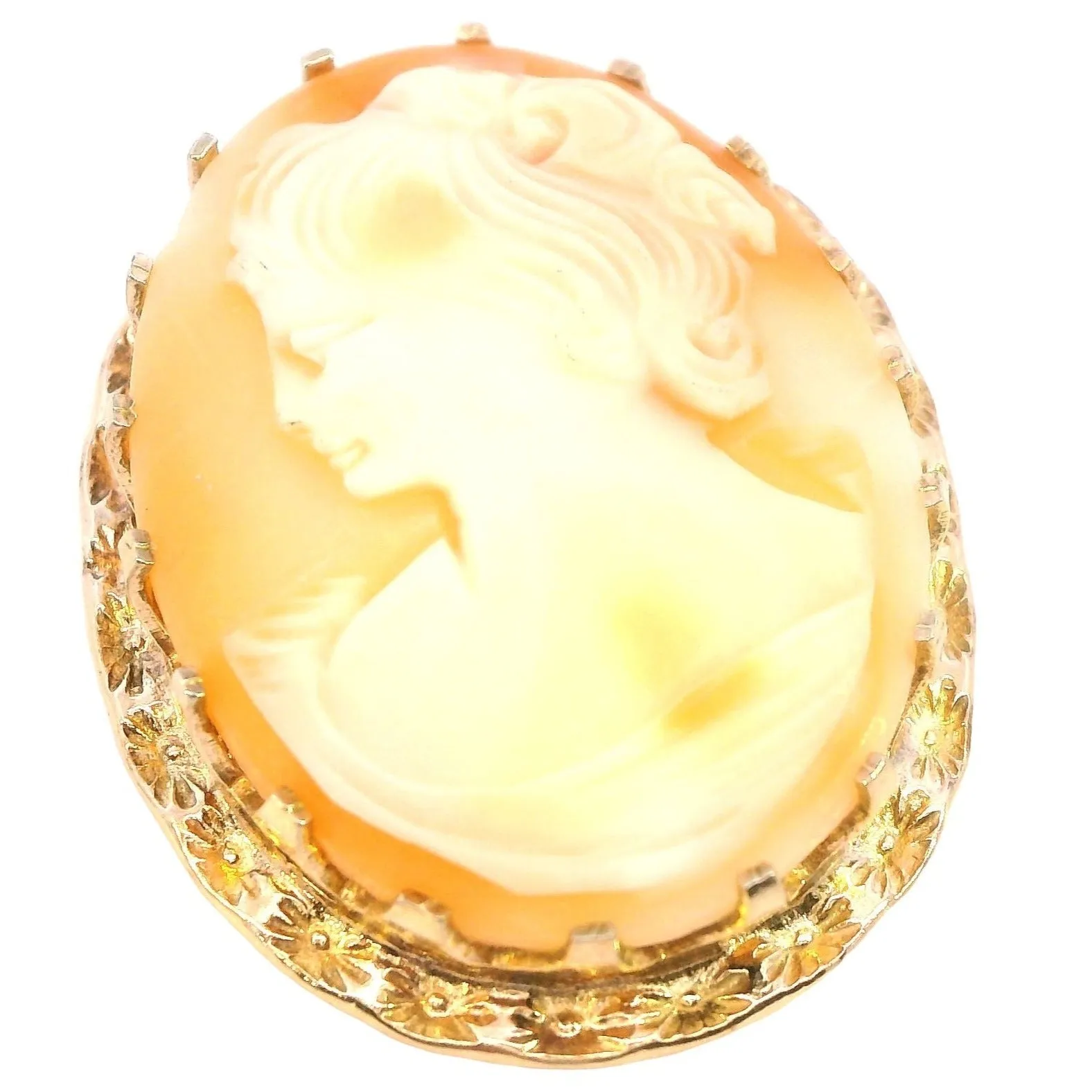 Timeless Gold-Tone Shell Cameo Brooch - Elegant Sustainability